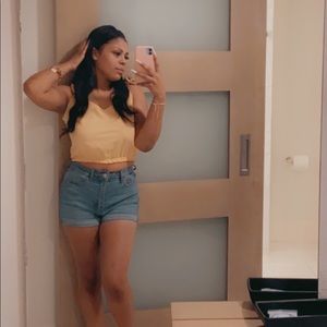 Meet your Posher, Briana